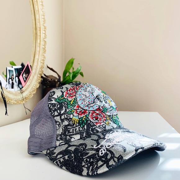 Ed Hardy Accessories - ED HARDY tucker hat